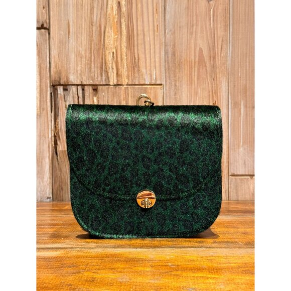Vintage-Inspired Green Faux Leopard Fur Satchel Shoulder Bag With Gold Turn Lock - Picture 5 of 9